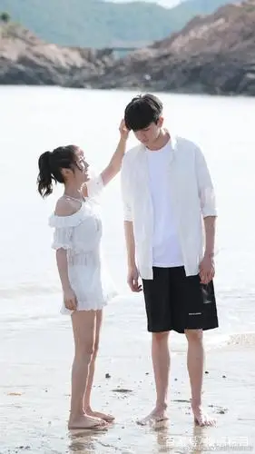 现在,越来越多的年轻情侣们开始追求一种潮流,即最萌身高差.