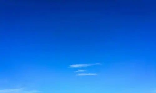 云,天蓝色的背景.云蓝天照片