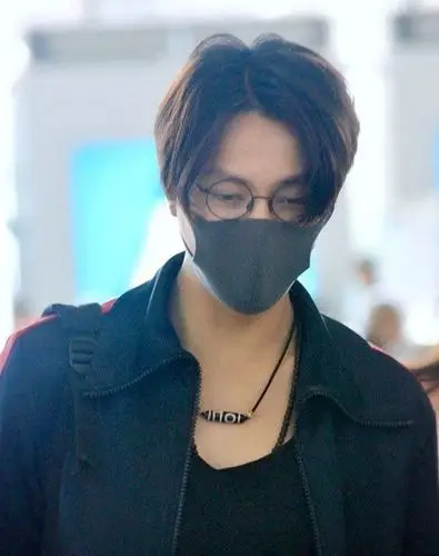 陈坤现身,五五分发型意外走红,颜值高的都在悄悄剪起来