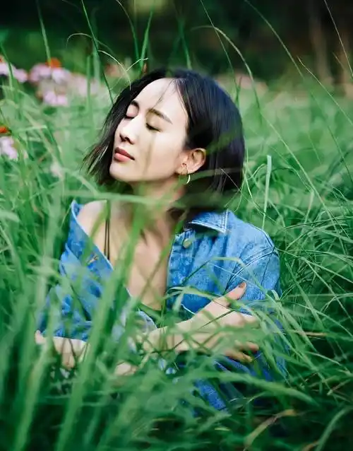 张钧甯的短发牛仔看起来又好看又有气质!_造型_时尚_图片