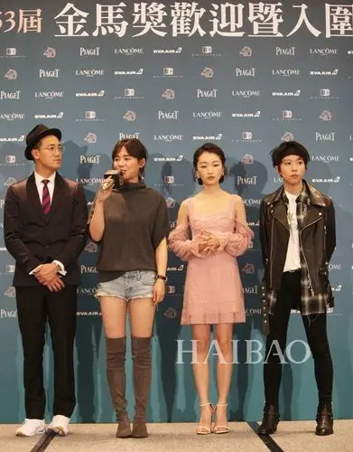 周冬雨窦靖童竟是好友单眼皮的眯眯眼更有魅力