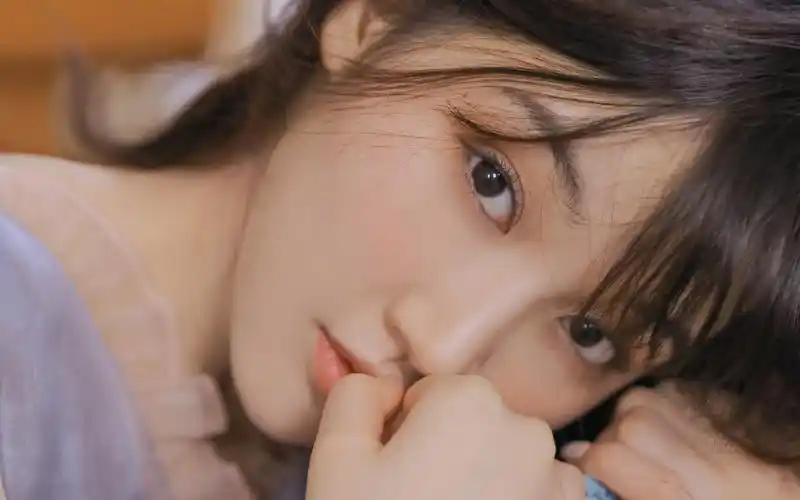 高冷美女诱人写真高清桌面壁纸