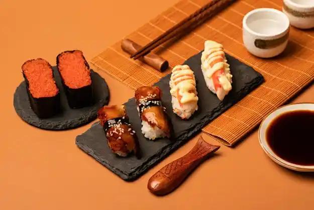 蒲烧鳗鱼寿司红蟹籽军舰日料寿司美食摄影图