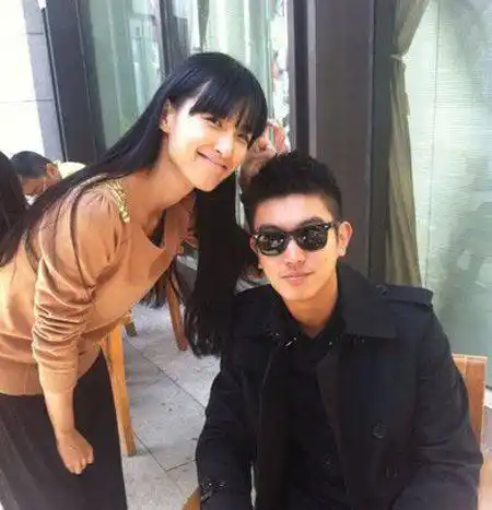 (赵霁和其男友) 你们喜欢这个的赵霁吗?