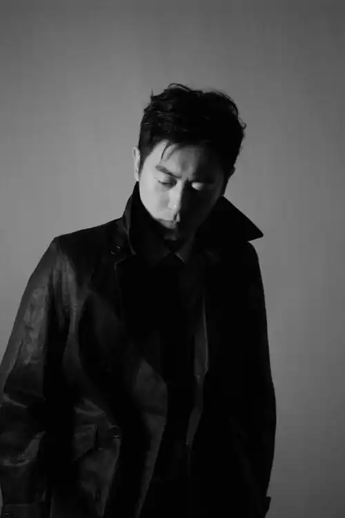 朱亚文gq英伦风绅士大片##朱亚文阁楼弈棋情绪大片