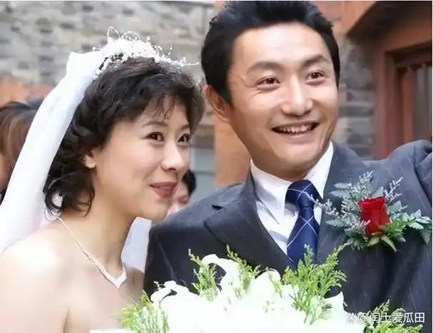 涂松岩,演海清老公走红,咸猪手引发争议,41岁当爹家庭幸福