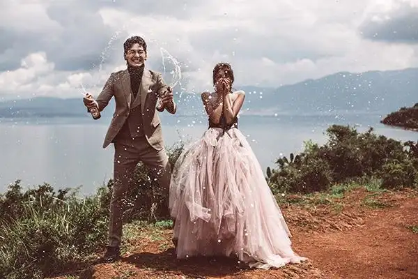 抖音最火的四种网红婚纱照风格