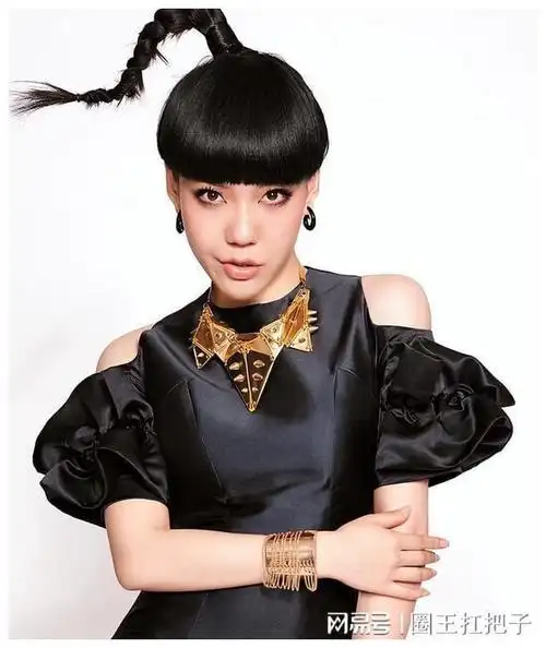 "亚洲最丑女星"吴莫愁:时代丢弃你的时候,连声招呼也不会打的