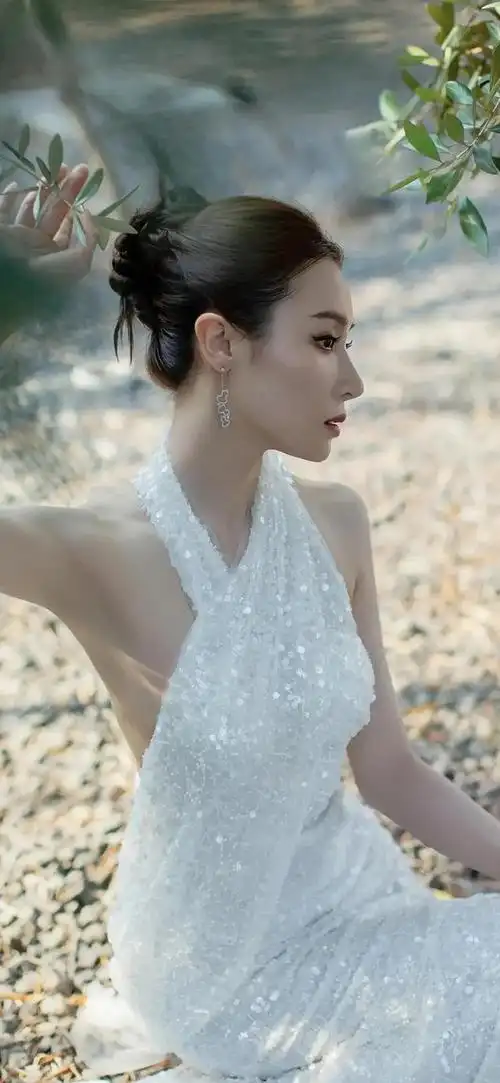 我喜爱的女神壁纸-隆妮&李菲儿|美女明星_网易订阅