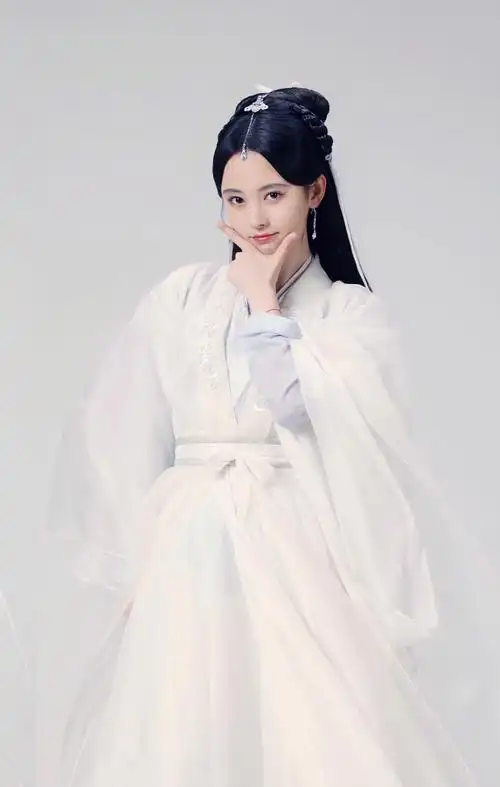 女艺人鞠婧祎古装仙气可爱写真