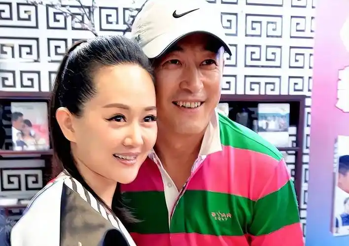 原创王志飞和张歆艺相恋7年分手后转身娶小15岁娇妻今婚姻状况如何