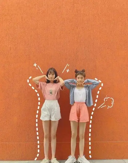 一组闺蜜拍照姿势,轻松搞怪,闺蜜照片俏皮可