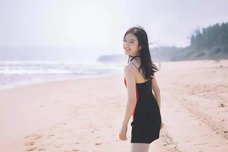 李兰迪或成下一个刘诗诗获唐人力捧梦回造型却被质疑