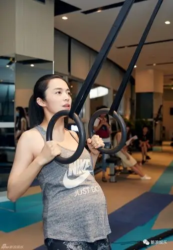 这是怀孕九个月的贾静雯脸颊凹陷不仅没胖反倒瘦了