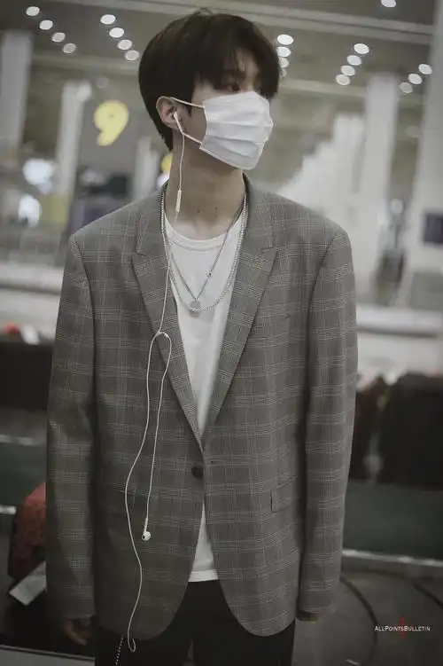 范丞丞回国的机场照也太好看啦!