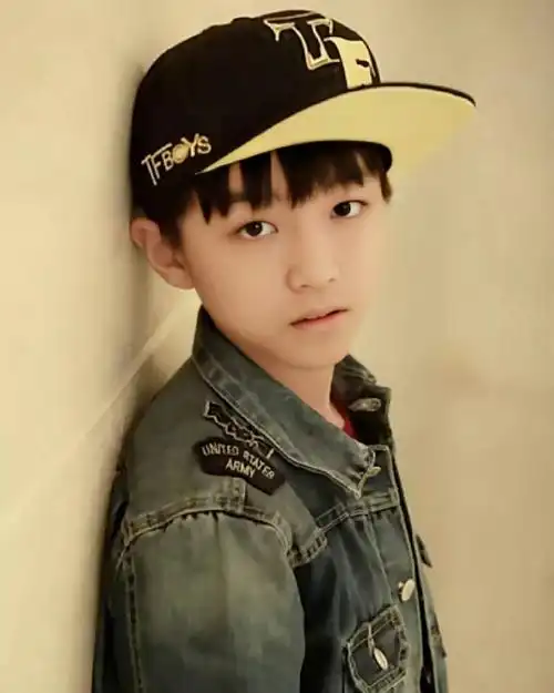 王俊凯小时候留的头发