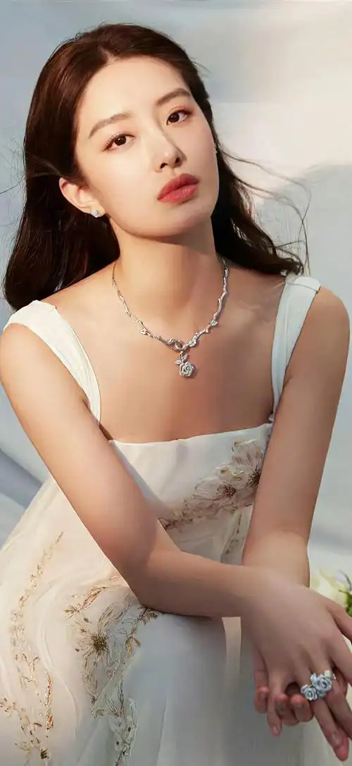 杨采钰 的玉女甜美_网易订阅