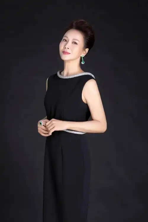 赵越,一个从16岁就开始拍戏的演员,她的演艺生涯充满了传奇色彩.