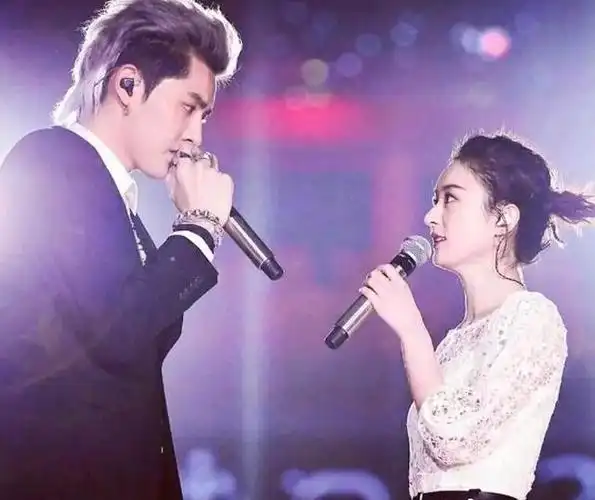 心疼美女赵丽颖,惨遭"阶下囚"吴亦凡深情眼祸害