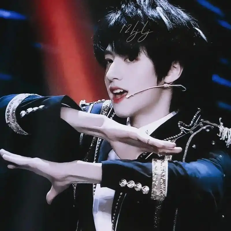 朱志鑫的神仙图片yyds(不喜勿喷)