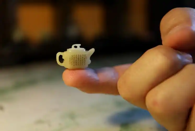 非遗微雕展绝技一毫一厘微视界