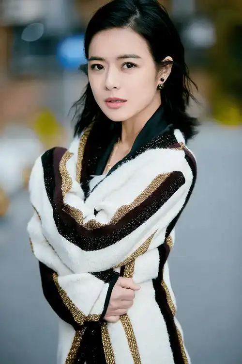 主持人陈辰:我这辈子最正确的决定,就是41岁高龄为小丈夫生孩子_上海