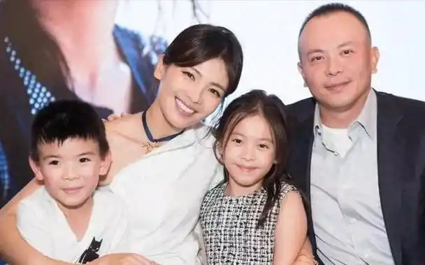 他曾与刘涛同床共枕4年,如今年过六旬依旧未娶,刘涛坦言很愧疚