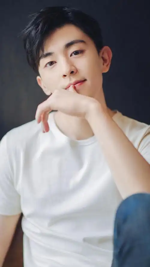 邓伦帅气迷人写真图片手机壁纸