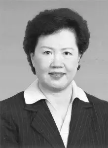 王颖,女,生于1953年10月,汉族,江苏江都人,1974年12月入党,1970年11月