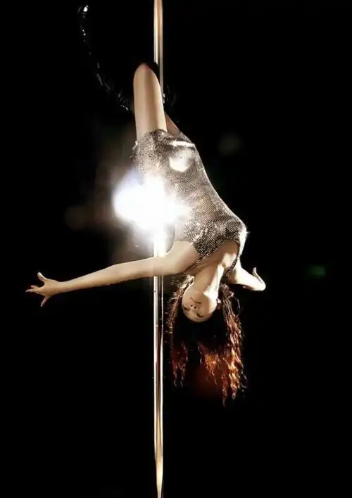 黑色精灵酒吧劲爆钢管舞,引爆洪雅震撼来袭