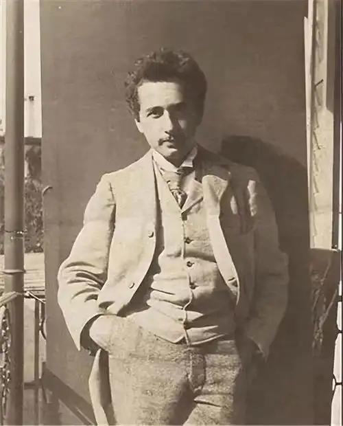 英国的天才叫牛顿德国的天才叫爱因斯坦那中国的天才叫什么