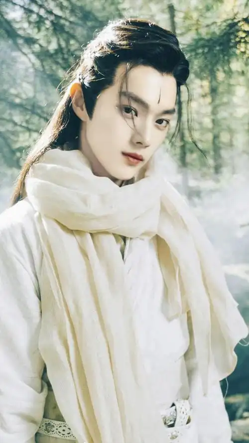 同年就出演了电视剧《朝歌》,饰演杨戬这角色.