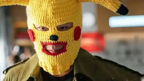 史上最严谨的劫匪,头戴皮卡丘头套,手拿玩具水枪抢银行