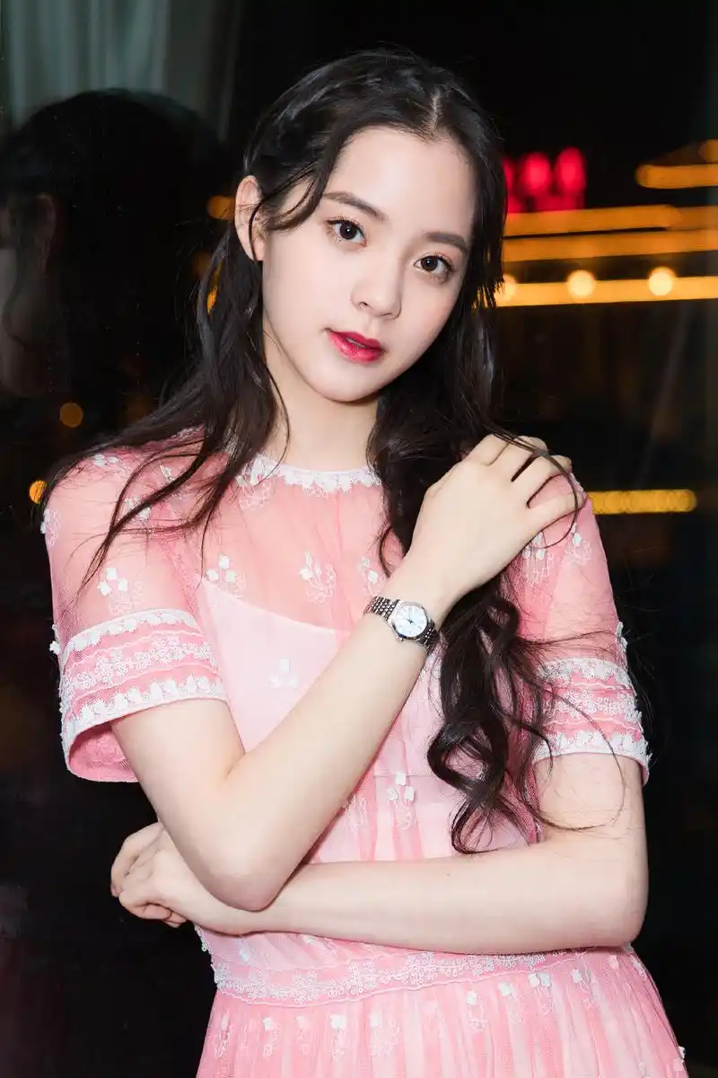 欧阳娜娜是挺漂亮的啊