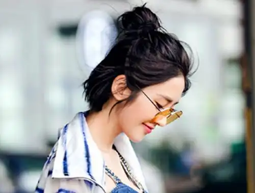 发型可以两者兼得剪了短发也能扎丸子头有齐耳短发扎各色丸子头教程在