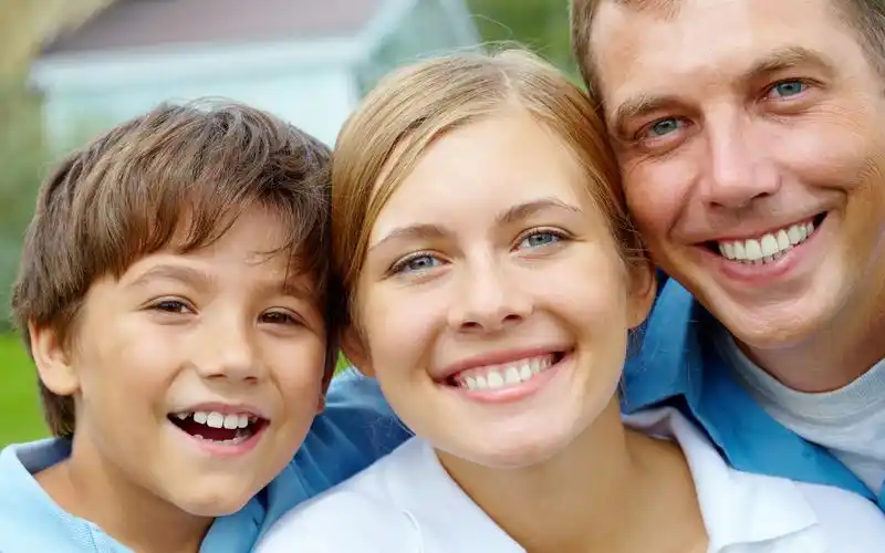 一家四口 > || 更新时间:2018-08-27 颜色分 银色 关键词:  唯美意境