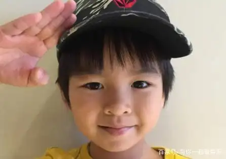 张庭晒小儿子成长照,并发文深情告白:因为你,快乐一直都在!