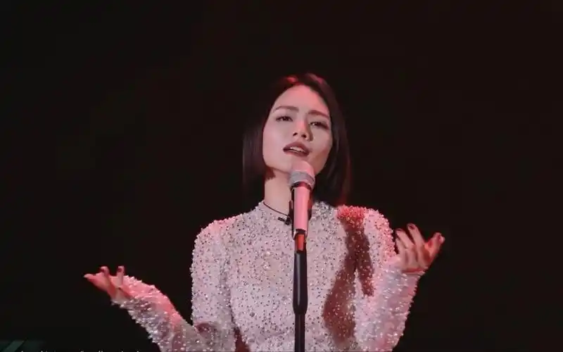 顶级歌手唱功太恐怖!刘惜君浪姐4清唱《一生所爱》,竟自带混响
