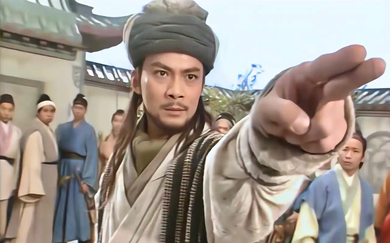 《天龙八部》中战神乔峰的授业恩师是谁,为何功力如此霸道