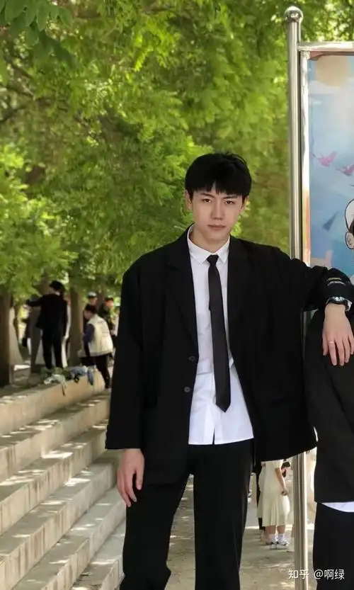 你们学校的校草帅到什么程度