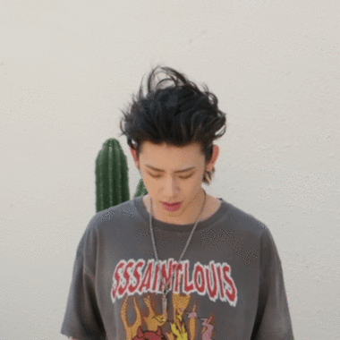 小鬼-王琳凯最新表情包来袭,耍帅卖萌两不误