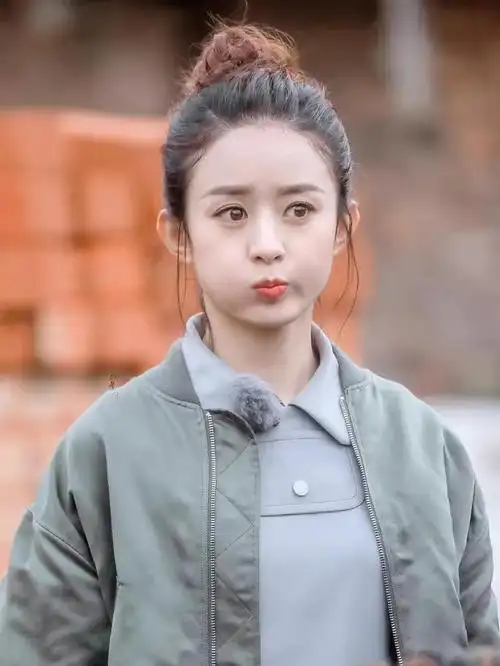 赵丽颖早期照片,小圆脸美的很_网易订阅