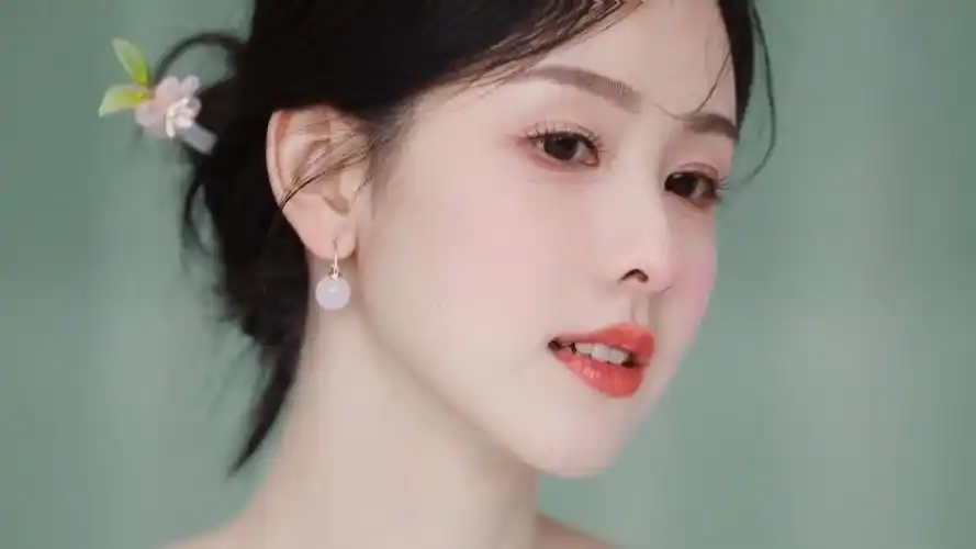 【陈都灵-新中式妆造】 化繁为简 气韵生动