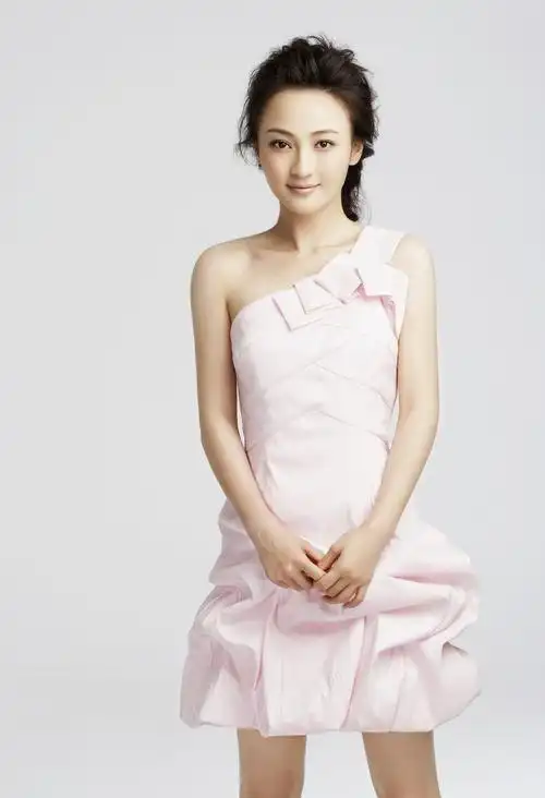 姚笛清纯动人写真