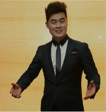 湖北籍歌唱家杨学超 cctv -3《黄金100秒》上推广社区公益合唱