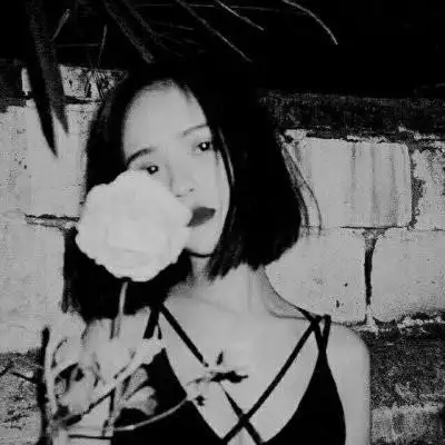 女生头像大全伤感黑白图片伤害过你的人何必当真