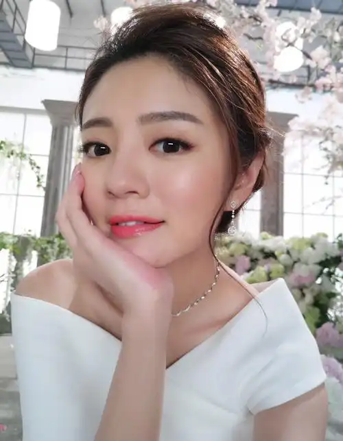 安以轩这些美美的眼神好迷人