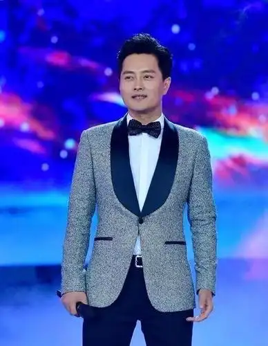 从星光大道走红的云飞,抛妻弃女"被"封杀,鄙视他?那你就错了