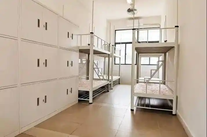 庆丰实验学校宿舍楼2016年完成扩建和翻新,为学生们带来了更优越的