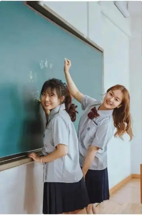 广州靓女仔拍毕业照指南这样拍分分钟称霸朋友圈